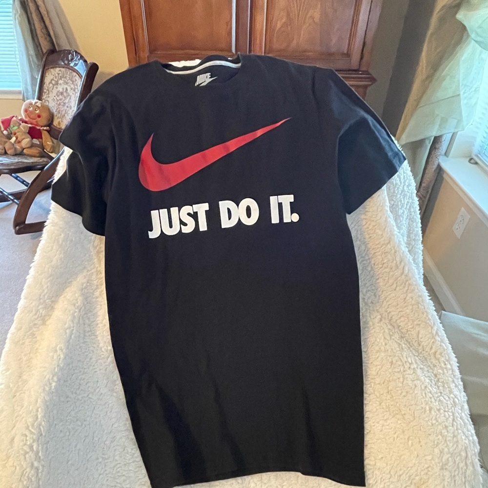 Men’s Nike tshirt
